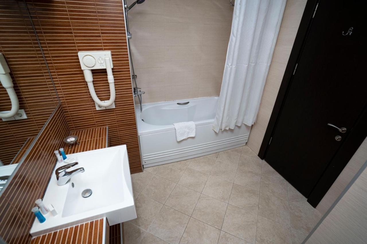Austin Hotel Baku Exterior foto